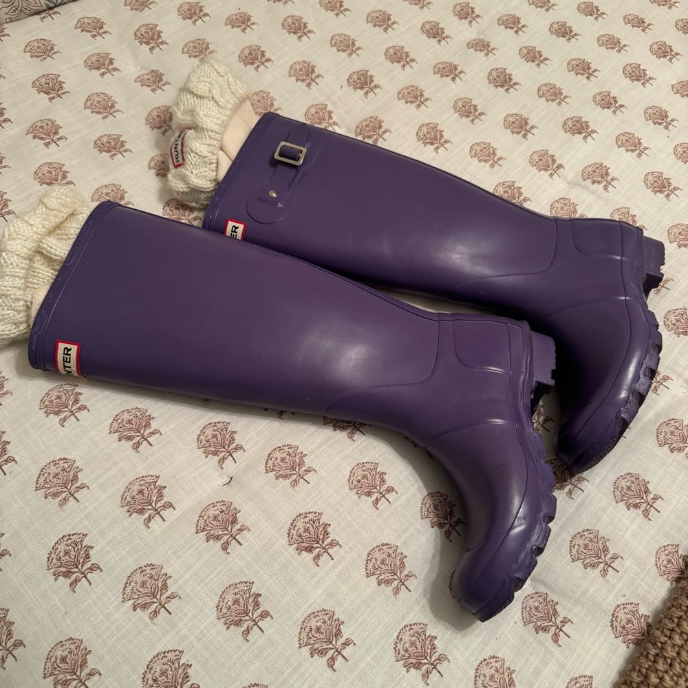 Hunter Women's Original Tall Rain Boots in a purple ~ Size 6 - Picture 4 of 8